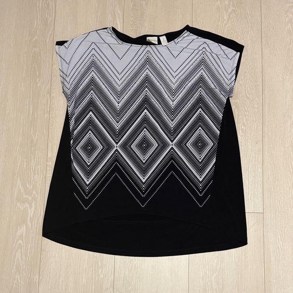 Chico's Tops - 3/$10 Chico's Black and White Chevron Blouse